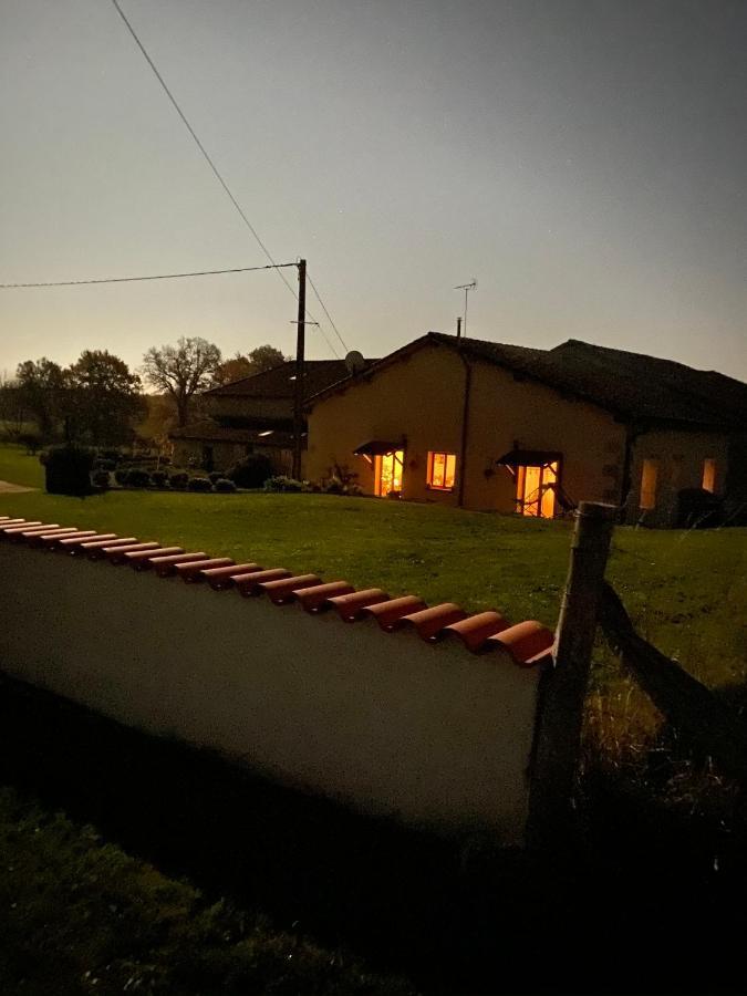 Gite Charbonnaud Laprade  Exteriér fotografie