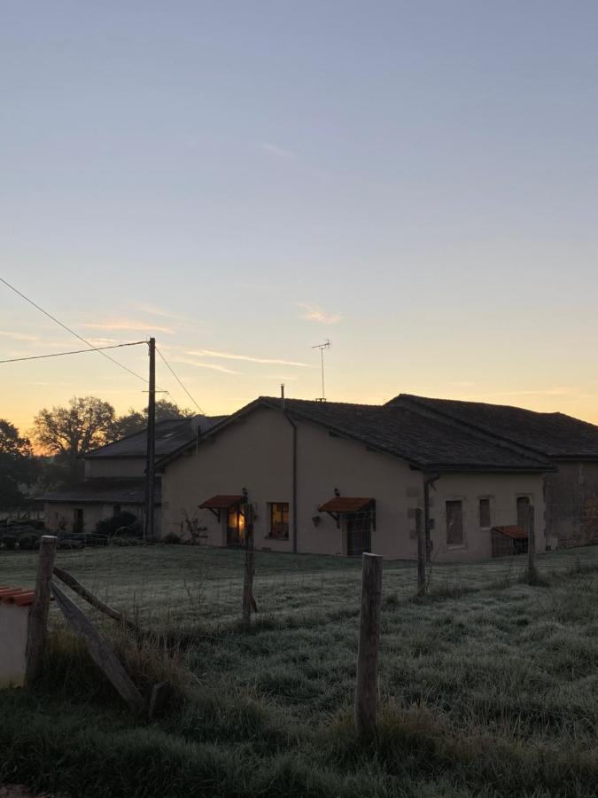 Gite Charbonnaud Laprade  Exteriér fotografie